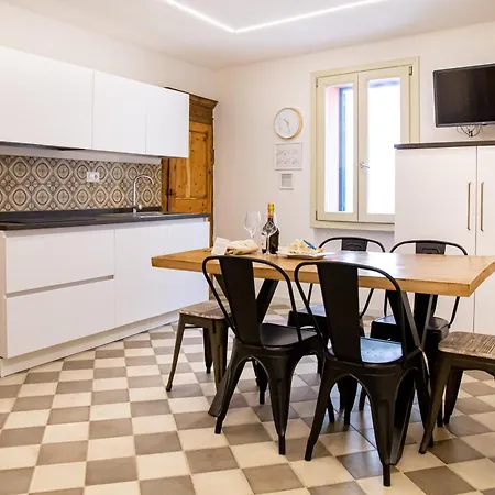 Casa Zaffiro - Residenza Giovanna Apartmán